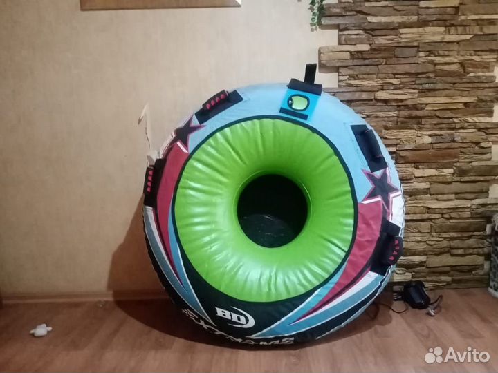 Надувная водная таблетка