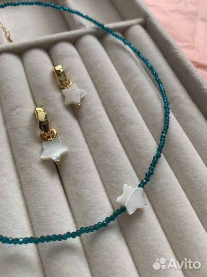 Чокер из шпинели со звездой из перламутра