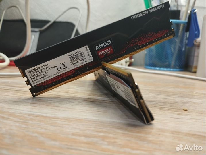 Оперативная память ddr4 and Radeon 4 gb 3200