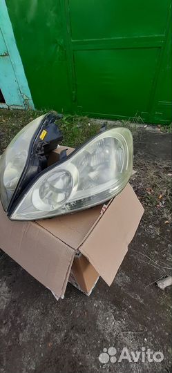 Фары на Toyota Ipsum Avensis Verso рестайлинг