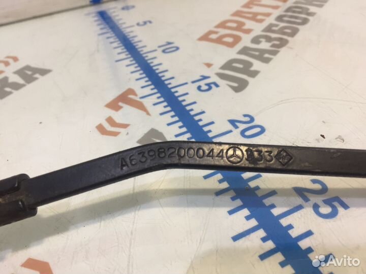 Мерседес Вито Держатель дворника левый Лев