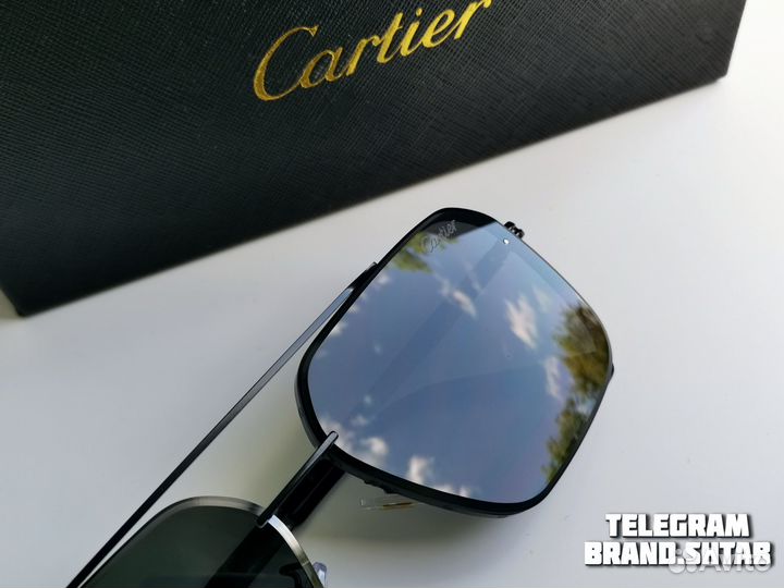Солнцезащитные очки Cartier