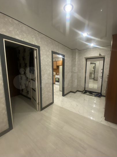 2-к. квартира, 65 м², 4/10 эт.