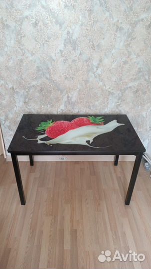 Кухонный стол