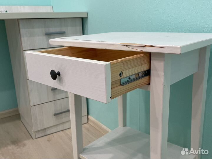 Прикроватный столик IKEA