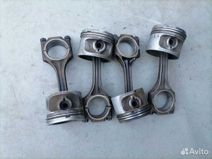 Поршень с шатуном 1.8 для VW Passat (B3) 1988-1993