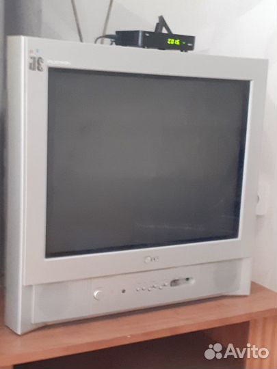 Продам телевизор бу в комплекте с Приставкой Т-34