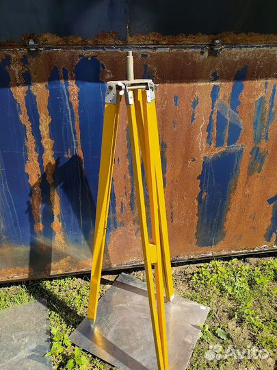 Тренога от старого телескопа