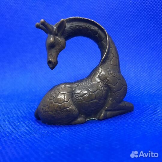 Фигурка из бронзы Жираф