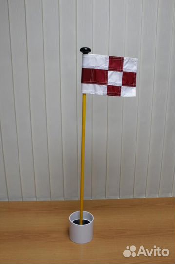 Лунка + флагшток + флаг (красно-белый)