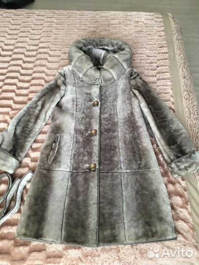 Шуба мутоновая с капюшоном 48 размер