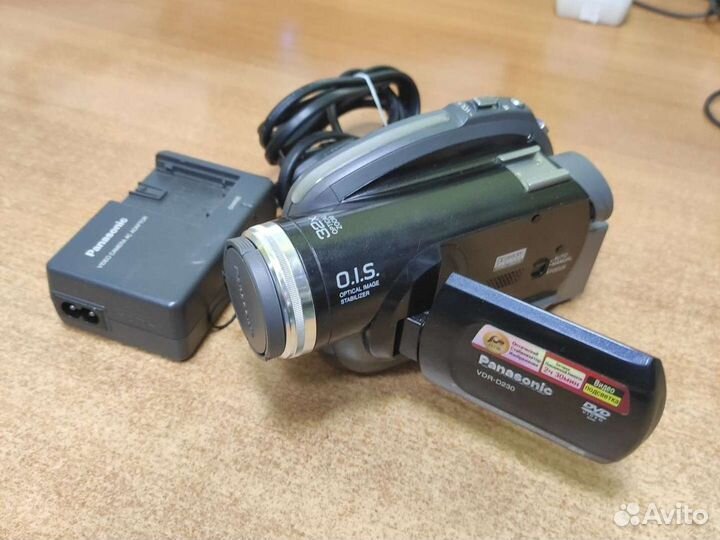 Видеокамера panasonic VDR-D230