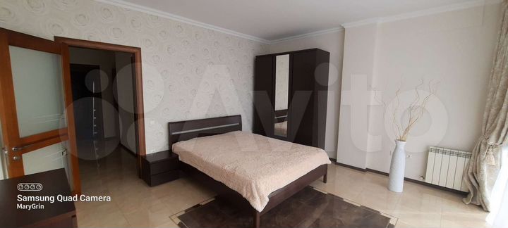 2-к. квартира, 80 м², 8/10 эт.