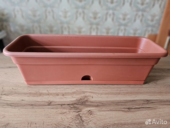 Горшки, ящики, поддоны для растений/цветов