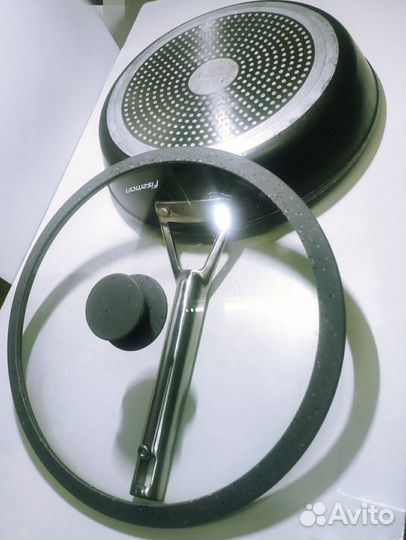 Сковорода Nadoba D28см. Крышка Fissman с силикон