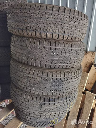 Yokohama Ice Guard G075 215/65 R17