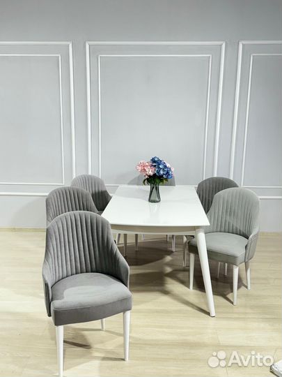 Столы и стулья