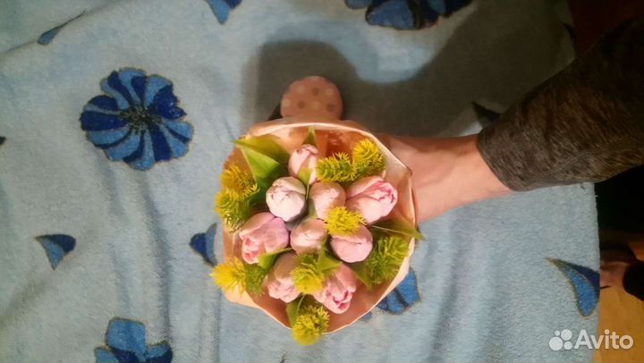 Букет из мыла, тюльпаны с карманным зеркалом