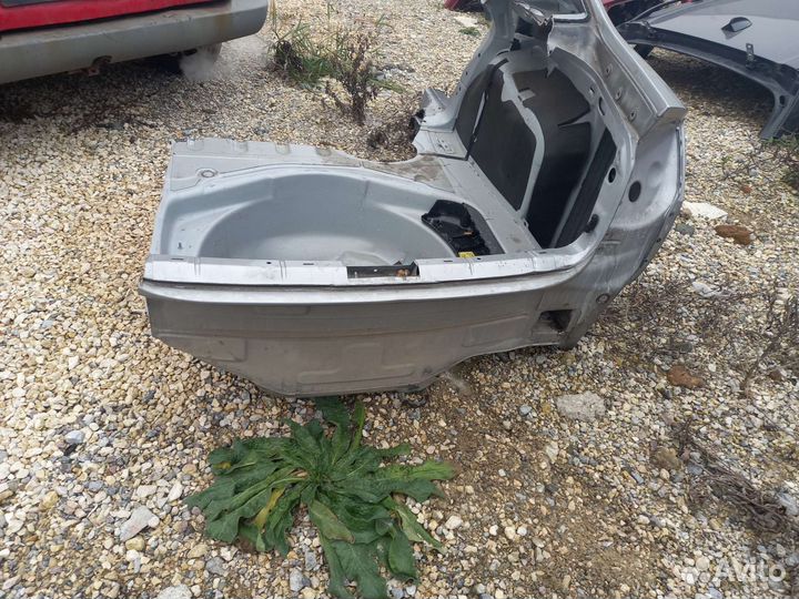 Задняя правая четверть Audi A4 B6