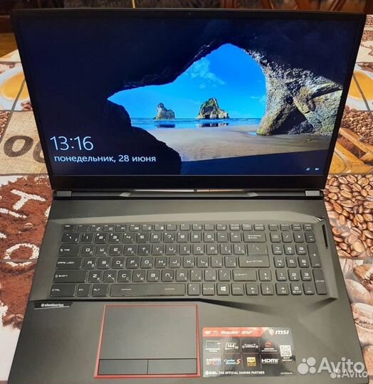 Игровой ноутбук MSI ge75 raider 8sf