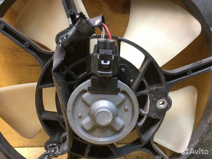 Диффузор радиатора Toyota Passo KGC10 1krfe 2005