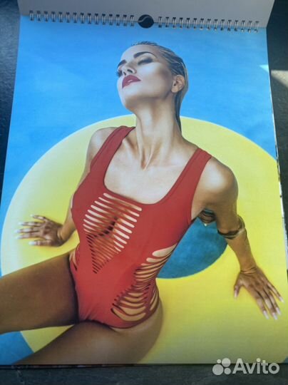 Календарь эротический с девушками на 2022