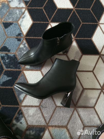 Ботинки. Ботильоны угги. Дутики