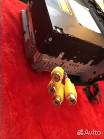 Штатная автомагнитола на Тайоту раф 4