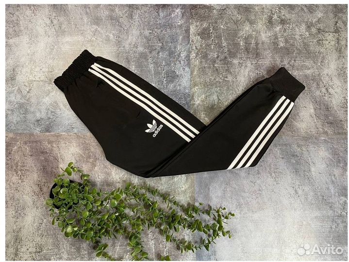 Спортивные брюки Adidas