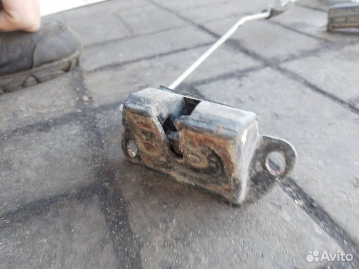 Замок багажника Hyundai grand Starex 08г