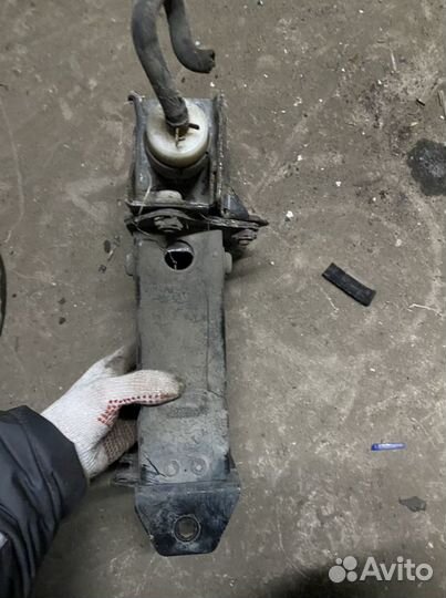 Крепление переднего бампера W220