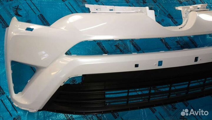 Бампер Rav 4 40 белый перламутр без дефектов