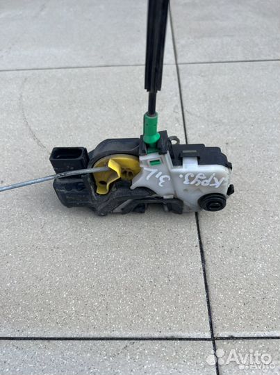 Замок двери задний левый Chevrolet Круз