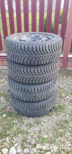Bridgestone Blizzak Spike-01 205/55 R16
