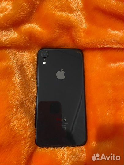 Телефон iPhone XR