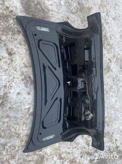 Крышка багажника Peugeot 206