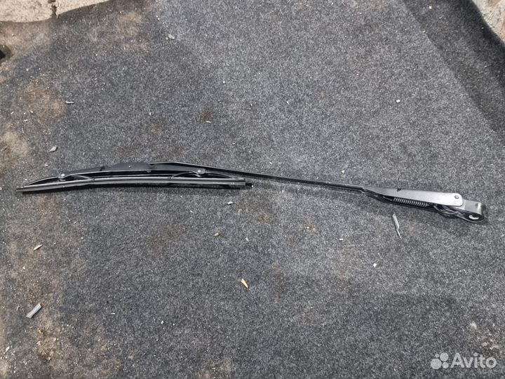 Задний поводок крышки багажника ваз-2114