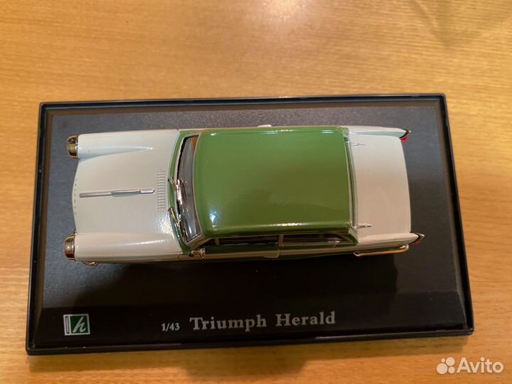 Модель авто 1:43 Hongwell Triumph Herald Китай