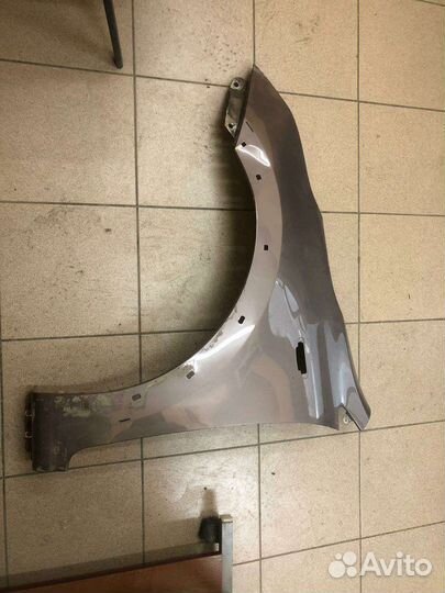 Крыло переднее левое