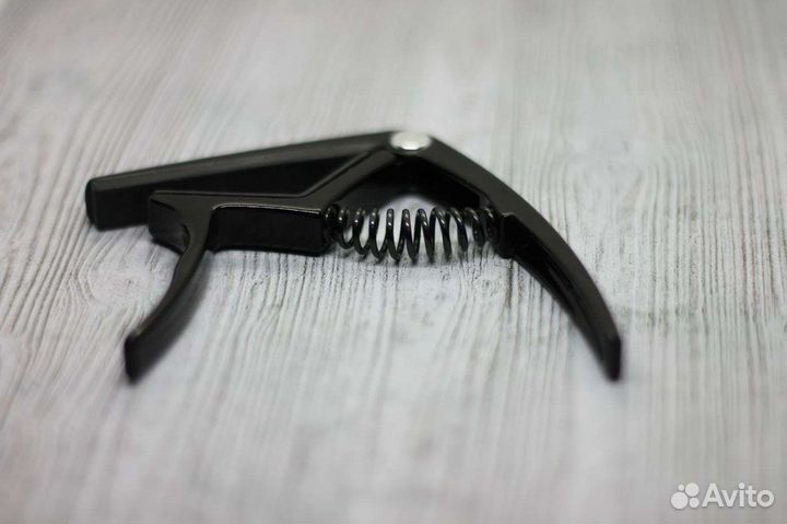 Каподастр для гитары