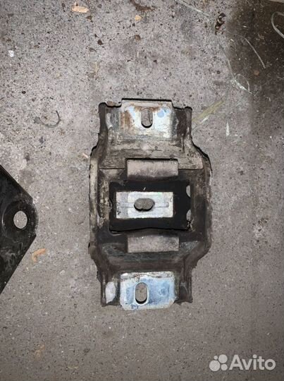 Подушка двигателя Ford Fusion Форд фьюжен 1,4