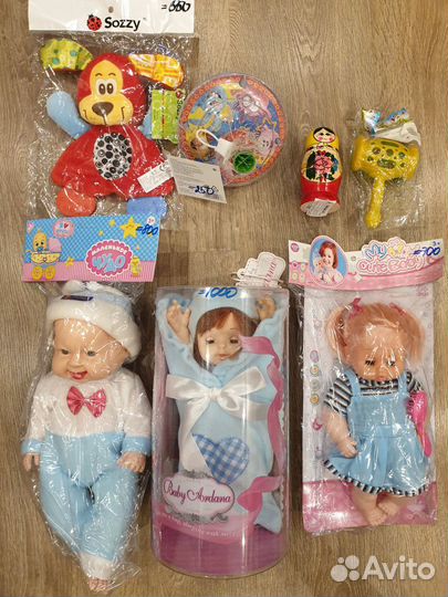 Пупсы,куколки, фиксики, юла, погремушки.Новое