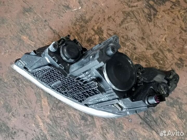 Фара передний правый Skoda Octavia A5