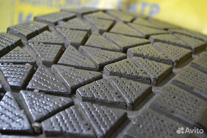 Bridgestone Blizzak DM-V2 235/60 R18