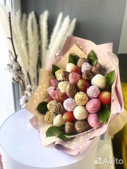 Клубника в шоколаде букет