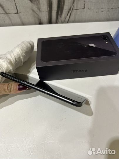 iPhone 8 Plus, 64 ГБ