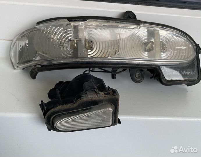 Поворотник в зеркало Mercedes W211