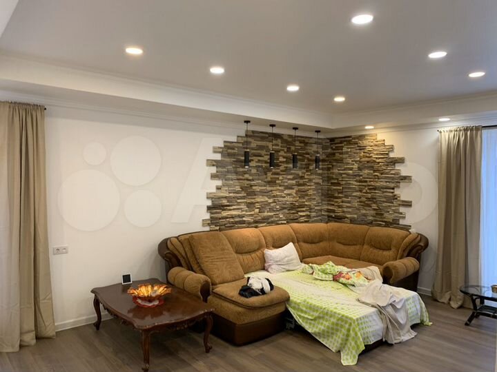 Коттедж 200 м² на участке 16 сот.