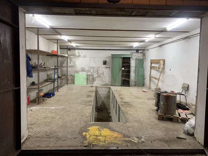 Гараж, > 30 м²