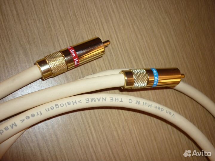 Межблочный кабель Van Den Hul The Name